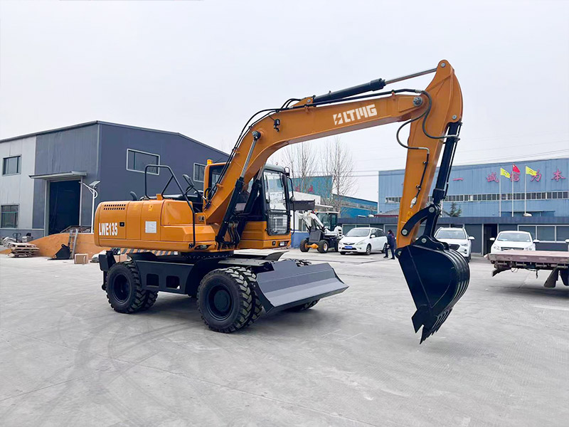 13.5ton wheel excavator