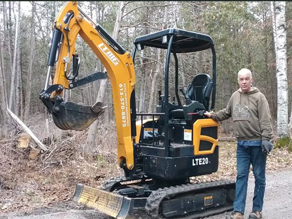 Canada - 2 Ton Crawler Excavator