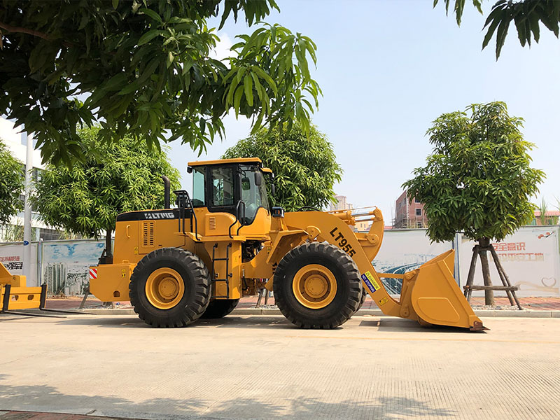 wheel loader manufacturer