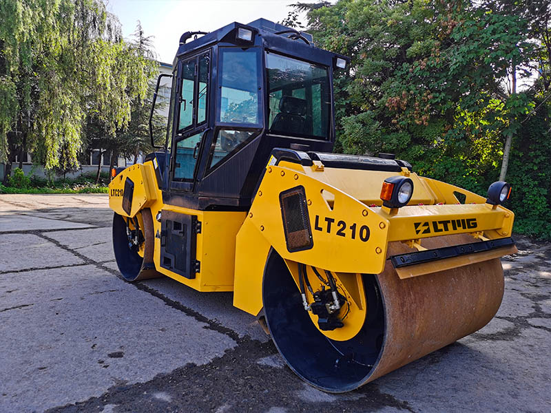 double drum road roller