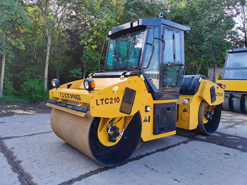 double drum road roller