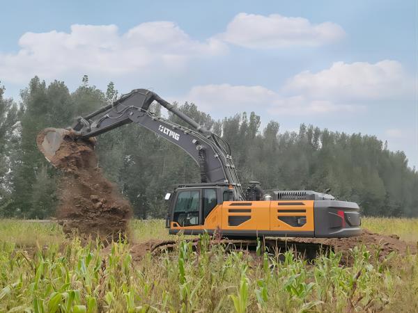 How to operate a large excavator