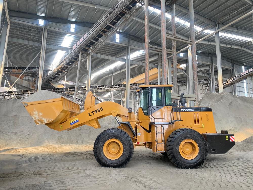 LTMG Wheel Loader Loading Sand