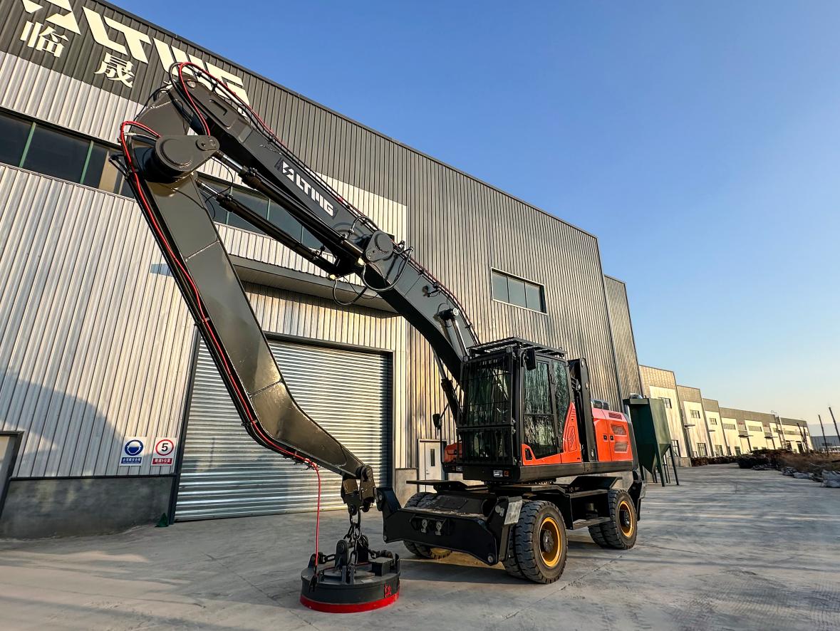 21-ton wheeled excavator