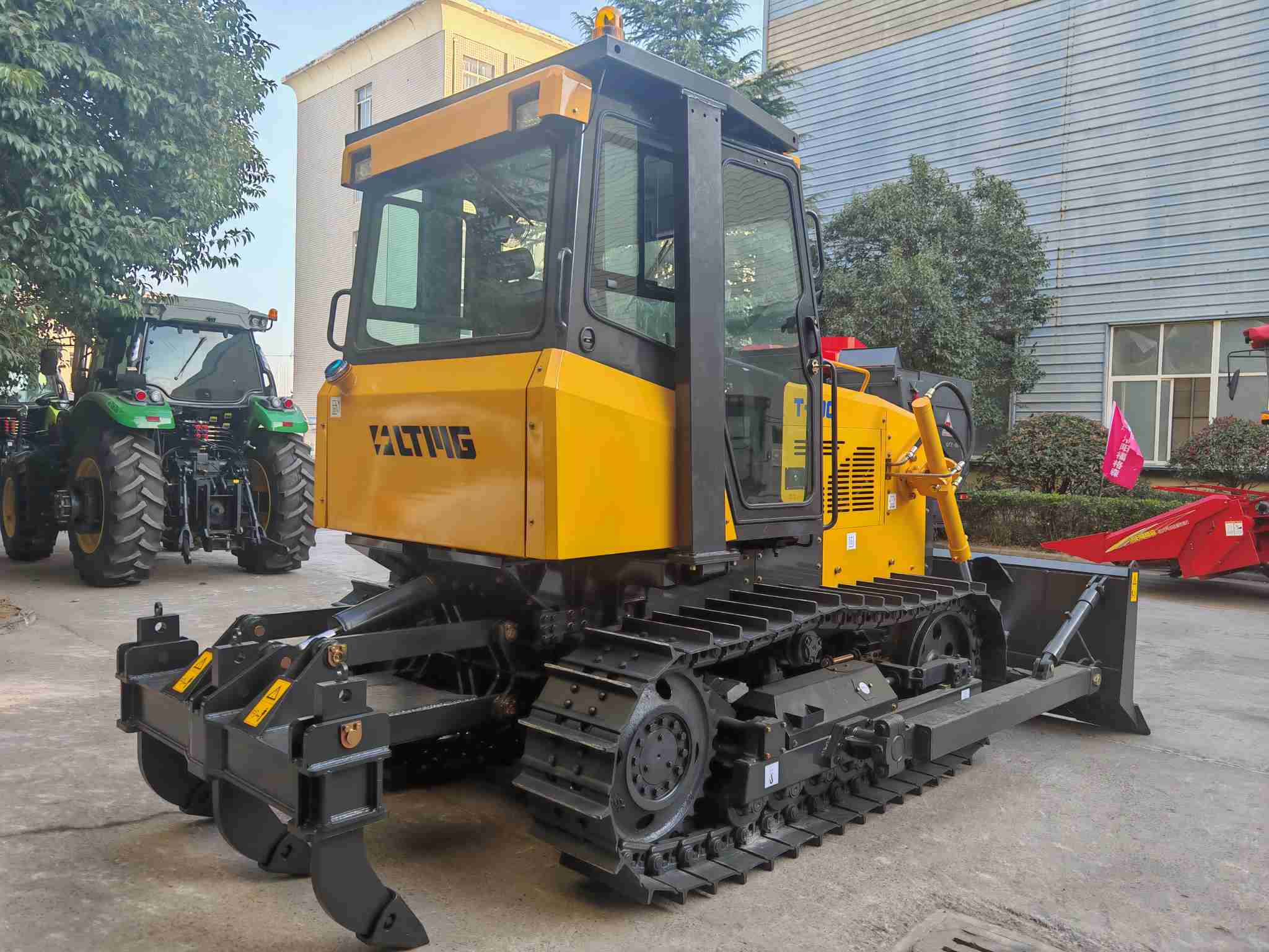 Bulldozer supplier