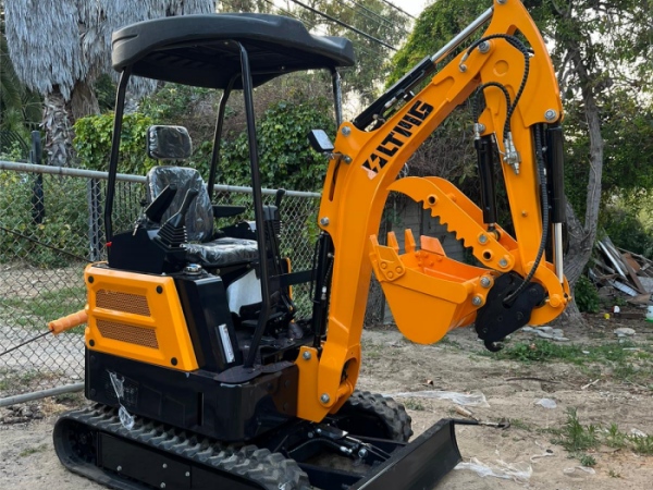 America - 2 Ton Crawler Excavator