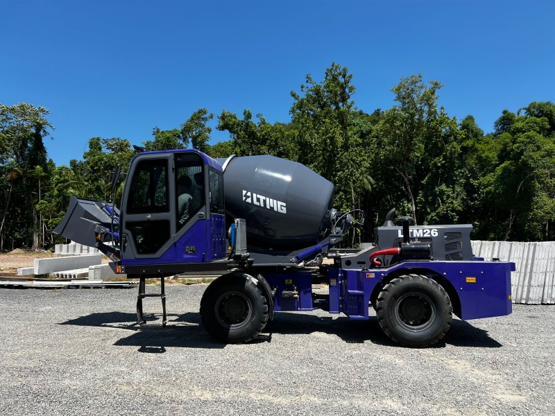Brazilian Customer Successfully Puts LTM26 Self Loading Concrete Mixer into Operation